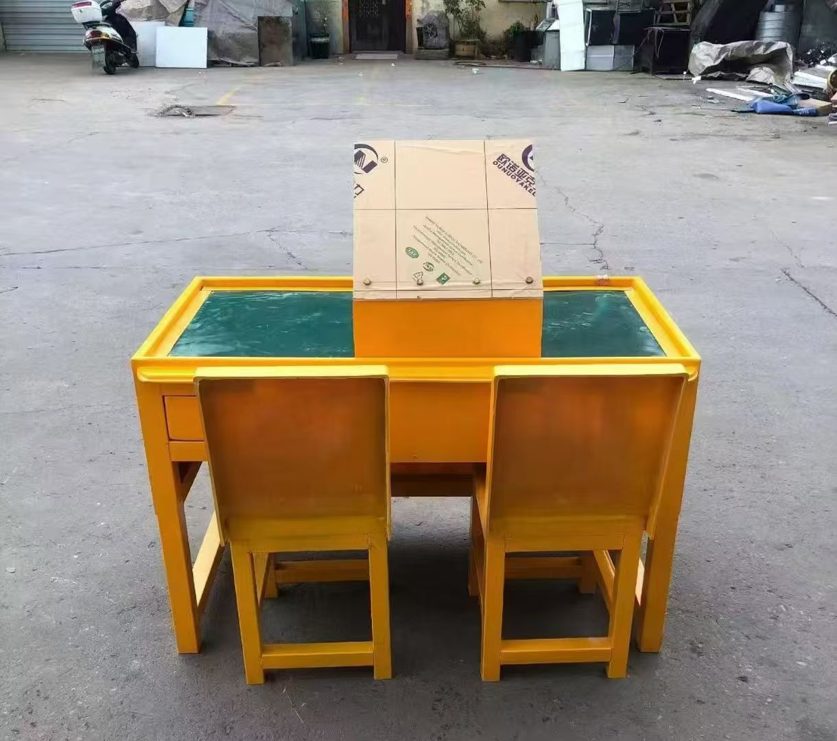 宝清防静电导通桌井下煤矿火工品发放桌：危险品流转的安全守护者